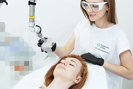 Laserowe usuwanie przebarwień, piegów i rozjaśnianie cery  w Krakowie - Cracovia Clinic