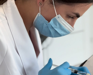 Sekret młodej i promiennej skóry – zabieg Biorewitalizacji  w Krakowie - Cracovia Clinic